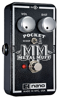 Der ungezogene kleine Bruder in der Metal Muff Familie hat es faustdick hinter den Ohren. Mit einem Mini Schalter stehen …... Electro Harmonix Nano Pocket Metal Muff