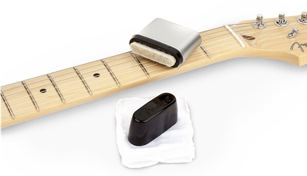 Fender® Speed Slick String Cleaner  