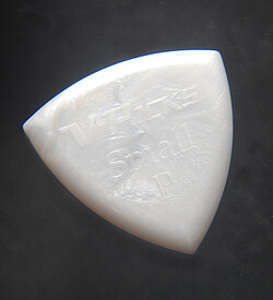 V-Pick Small Pointed Pick Pearly Gates  